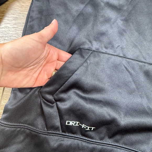 Jordan Youth Hooded Dri-Fit Sweatshirt, Black, Logo, Back to School, Medium - Picture 10 of 11